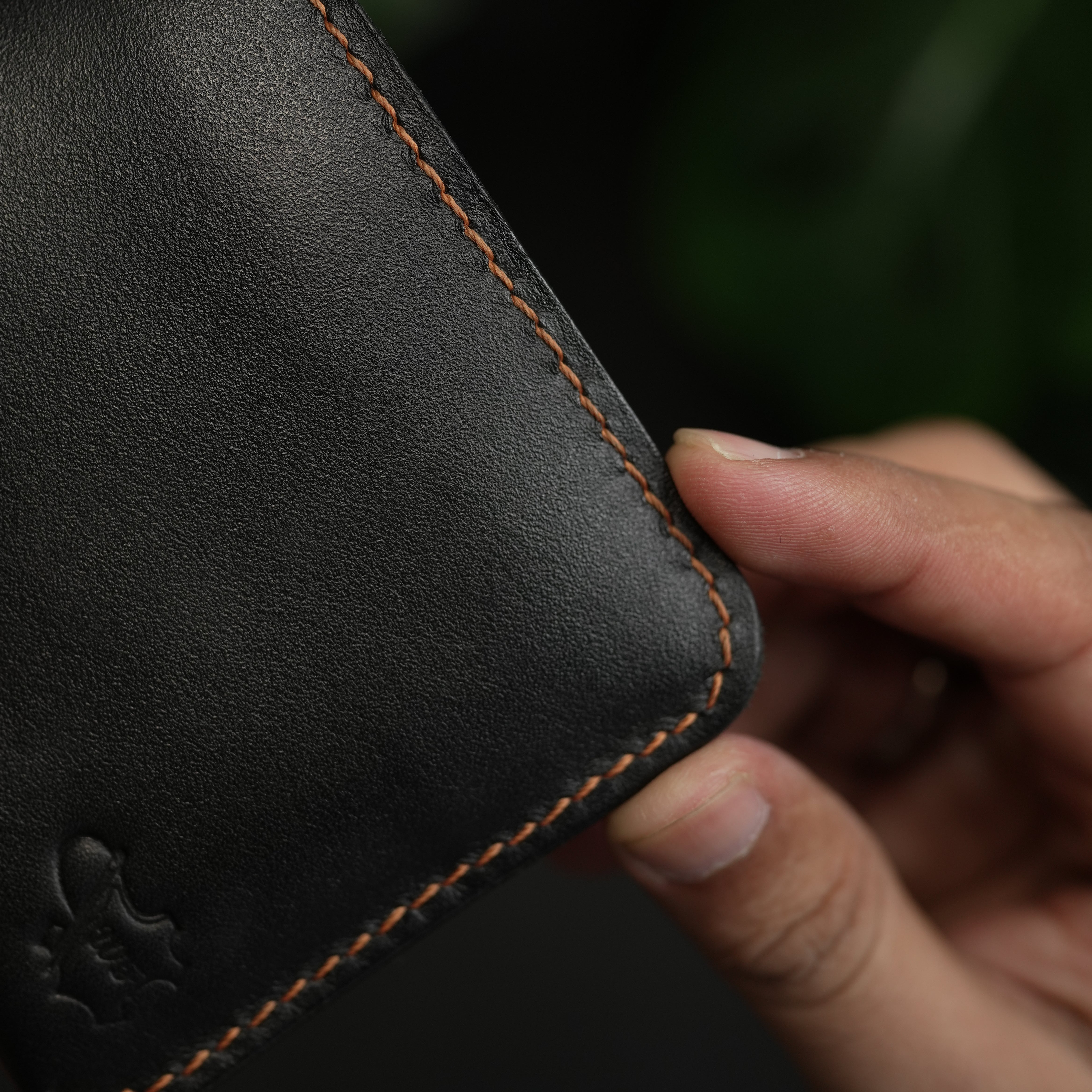 No. 81 classic full stitched bifold wallet Black & Tan pullup