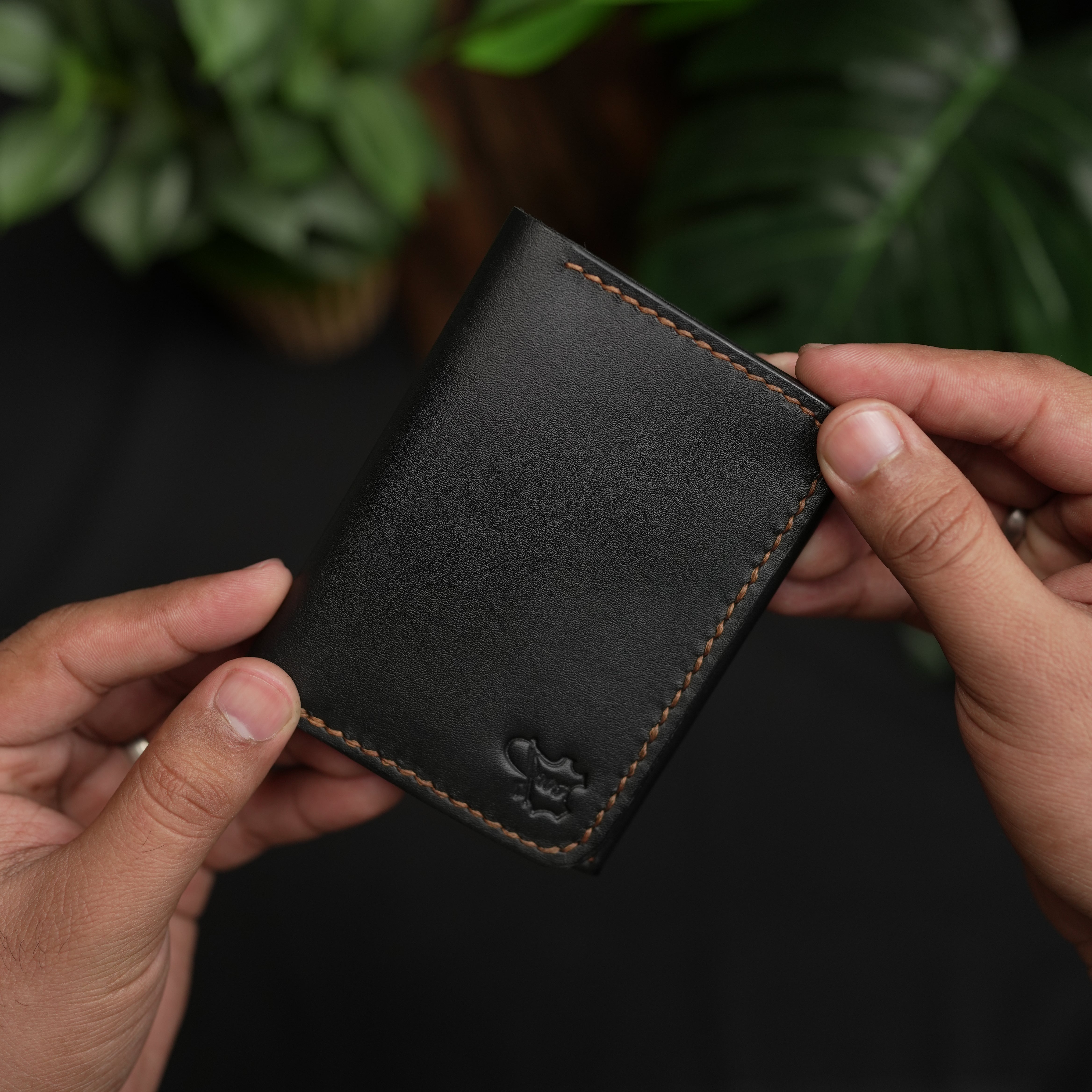 No.69 | Vertical Bifold Leather Wallet