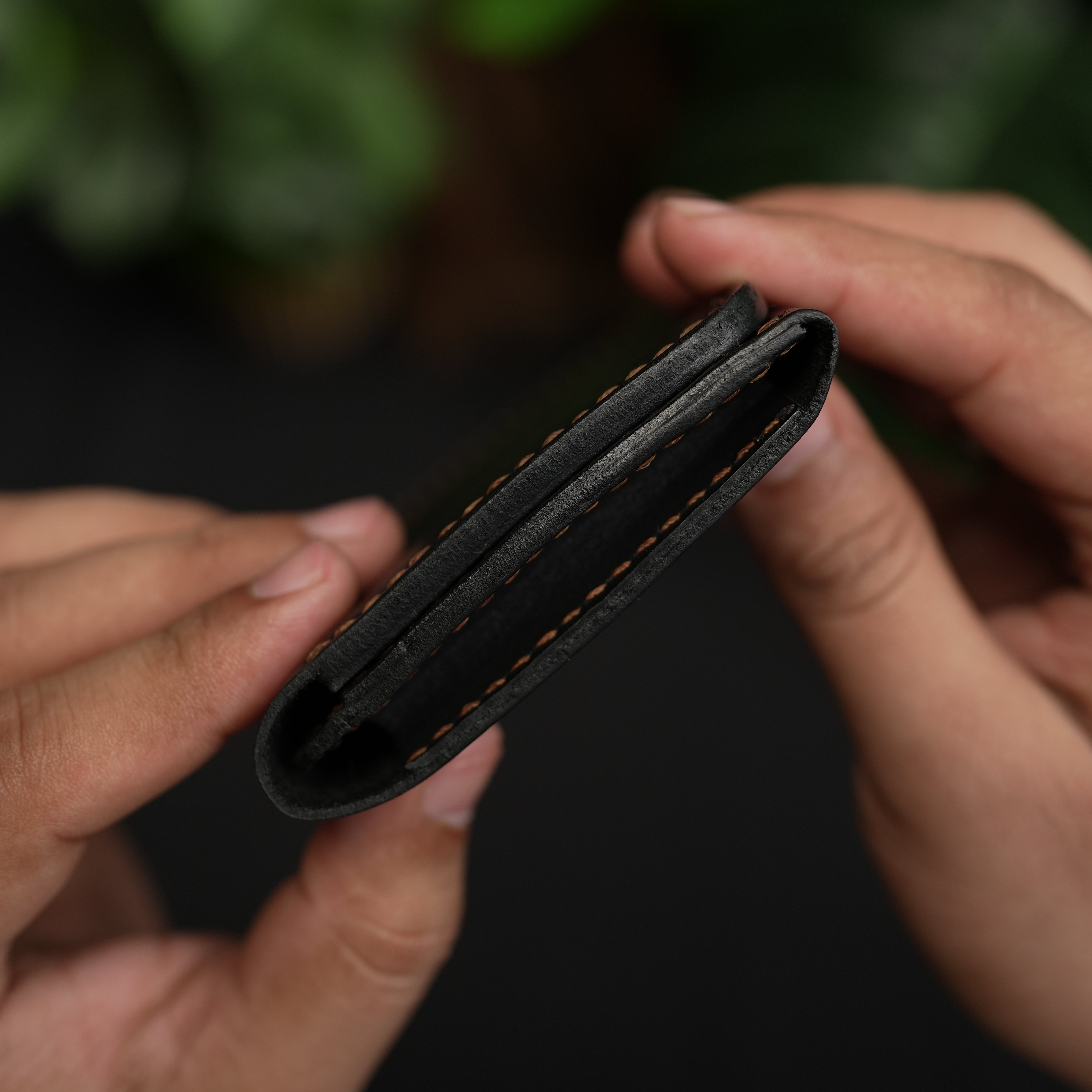 No.69 | Vertical Bifold Leather Wallet