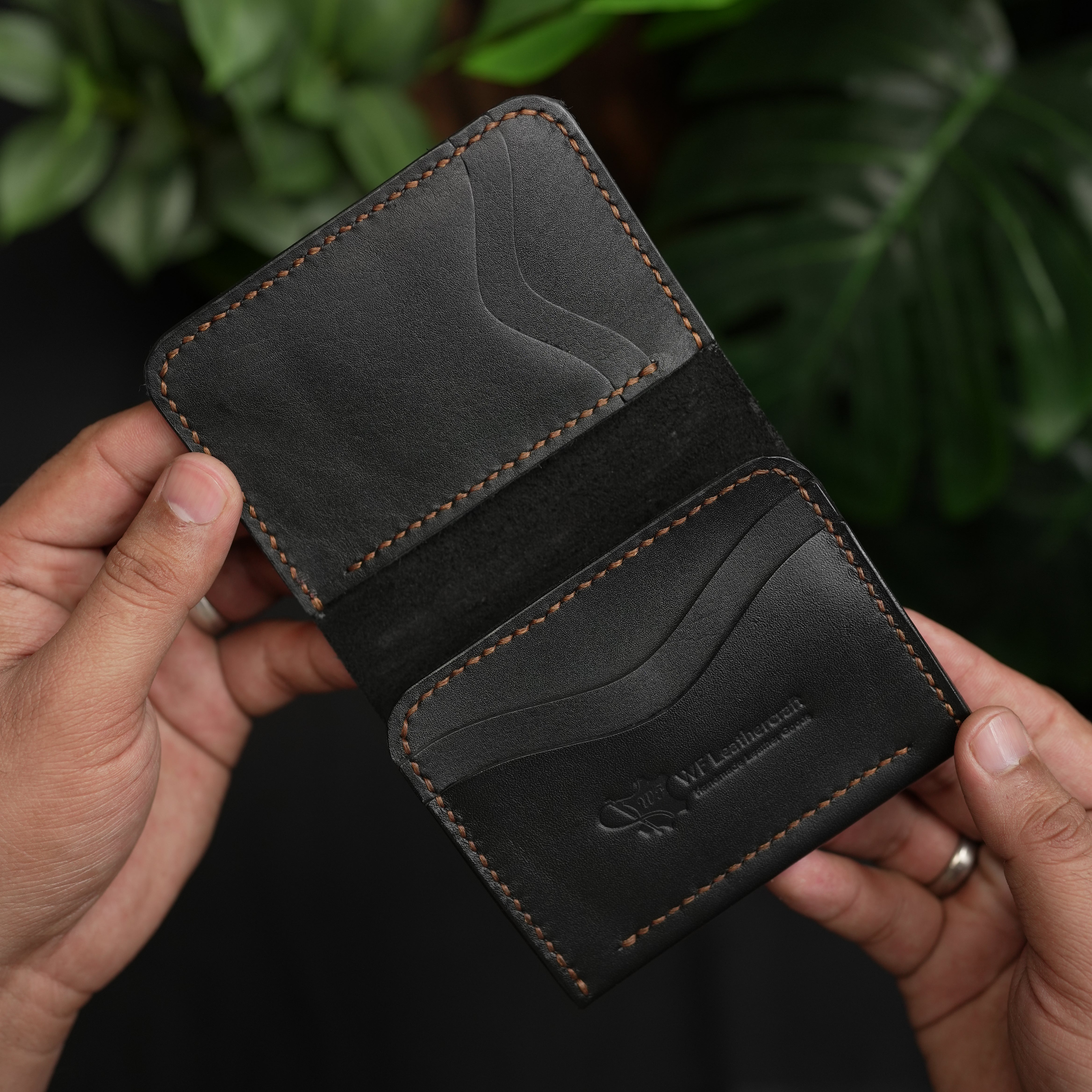 No.69 | Vertical Bifold Leather Wallet