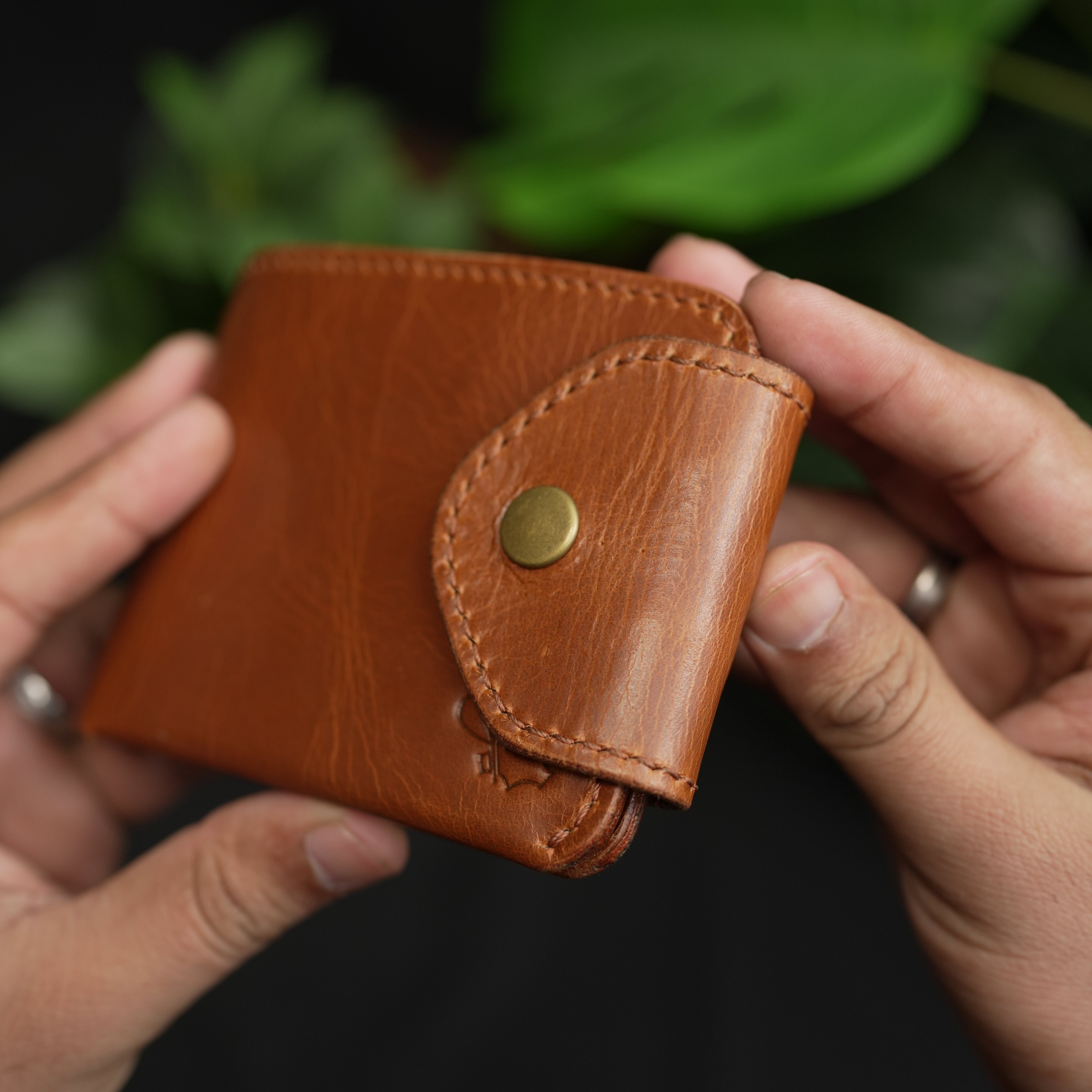 No. 81 Classic Leather Wallet With button