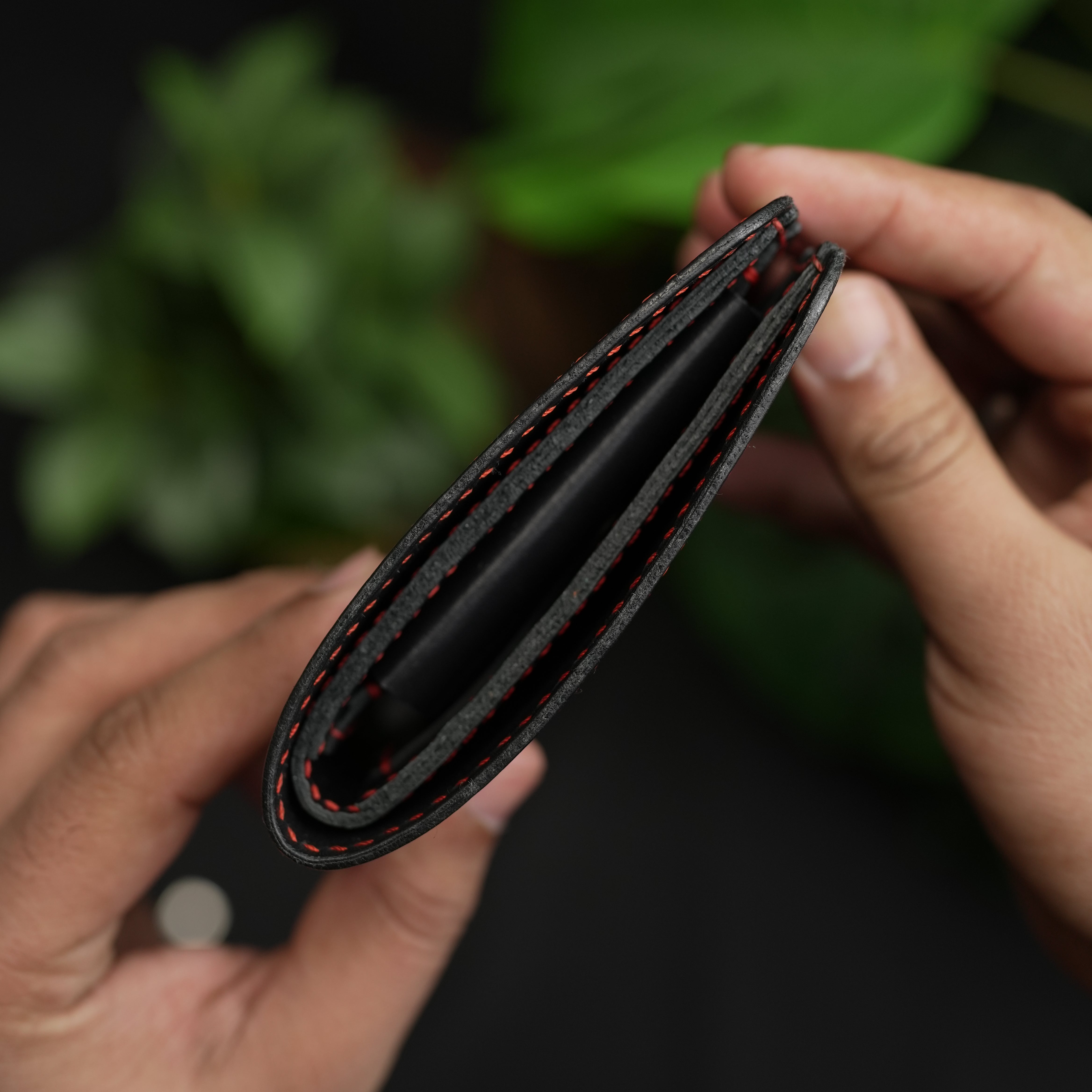 No. 81 Classic with coin pocket Leather wallet Black color