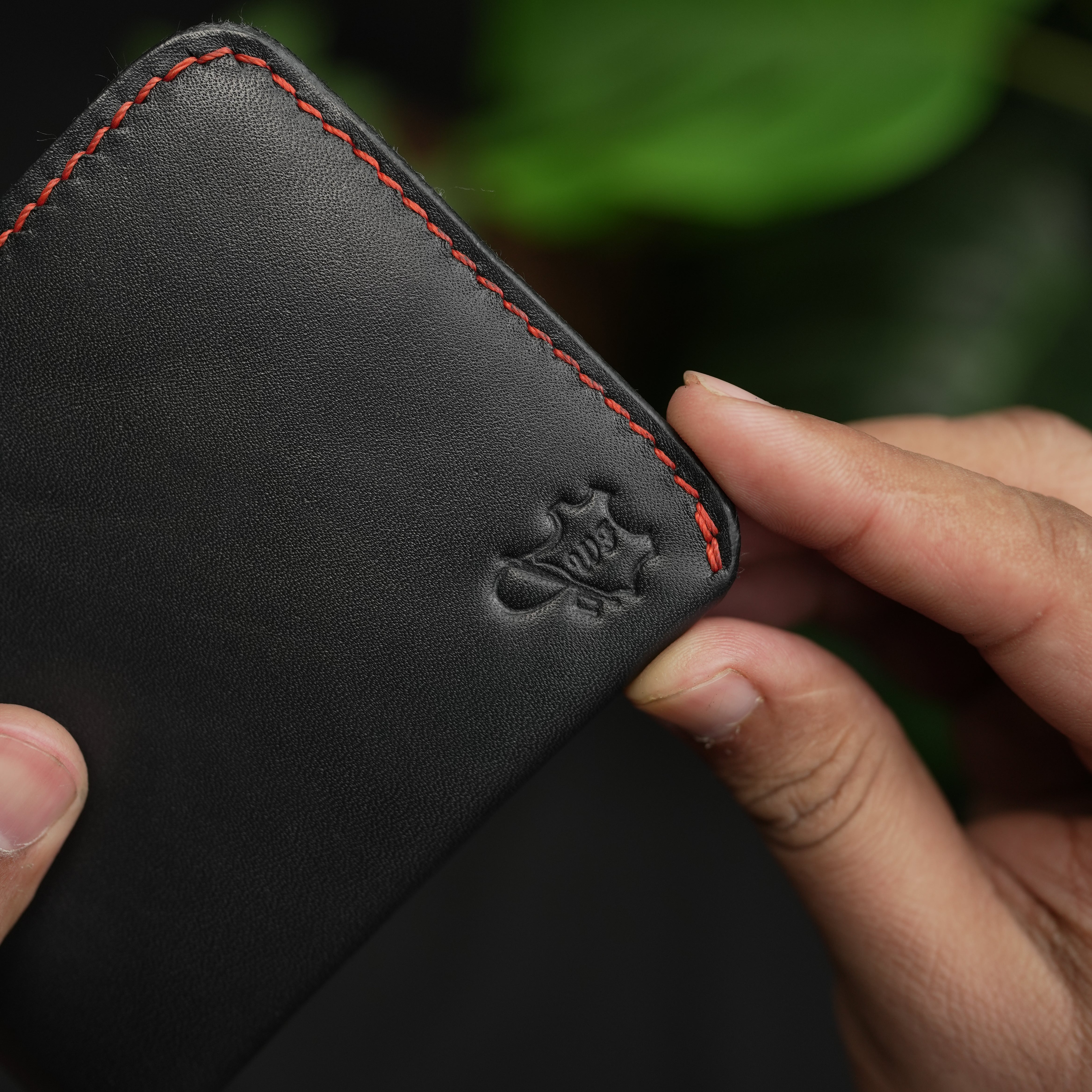 No. 81 Classic with coin pocket Leather wallet Black color