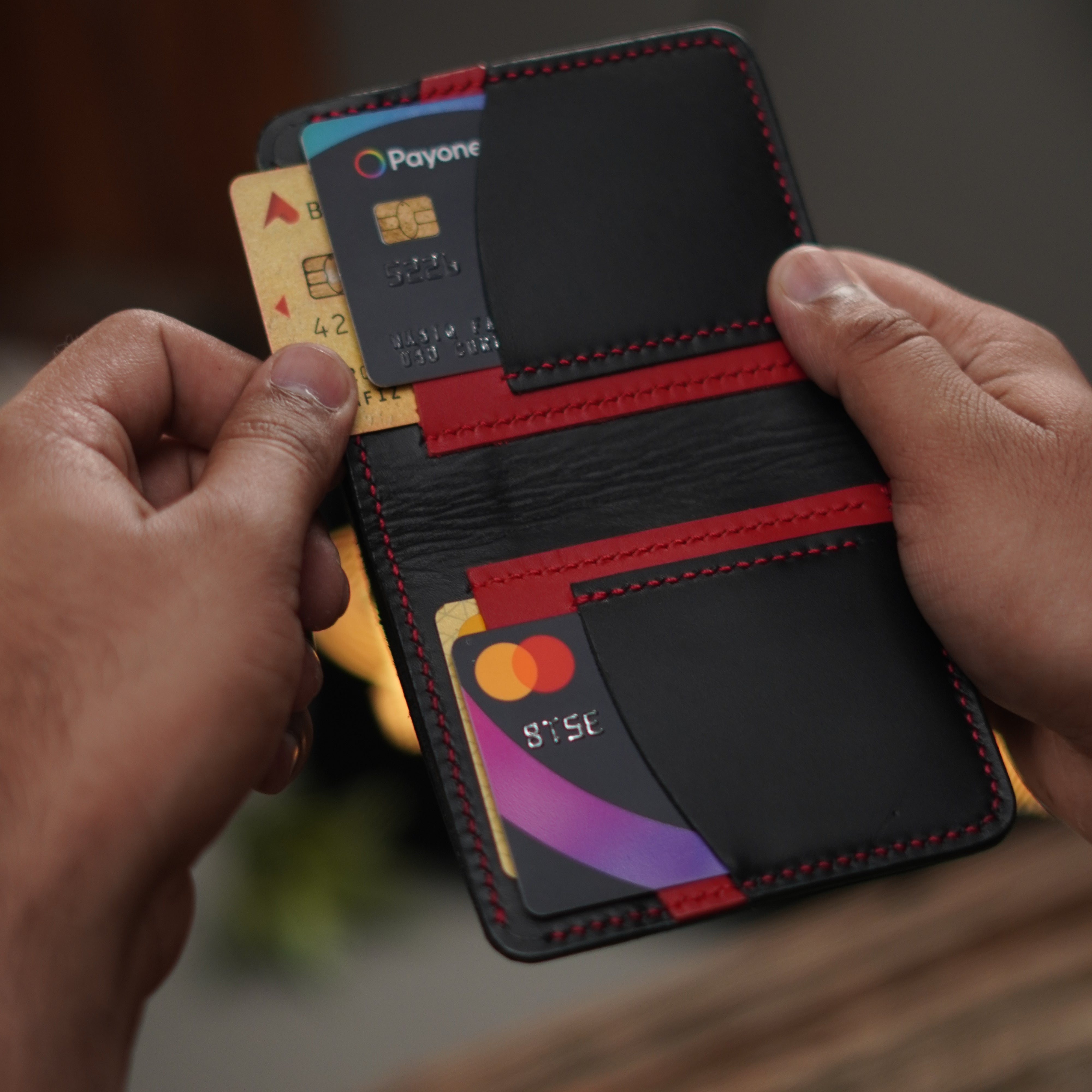 No. 86 vertical bifold wallet Black & Red