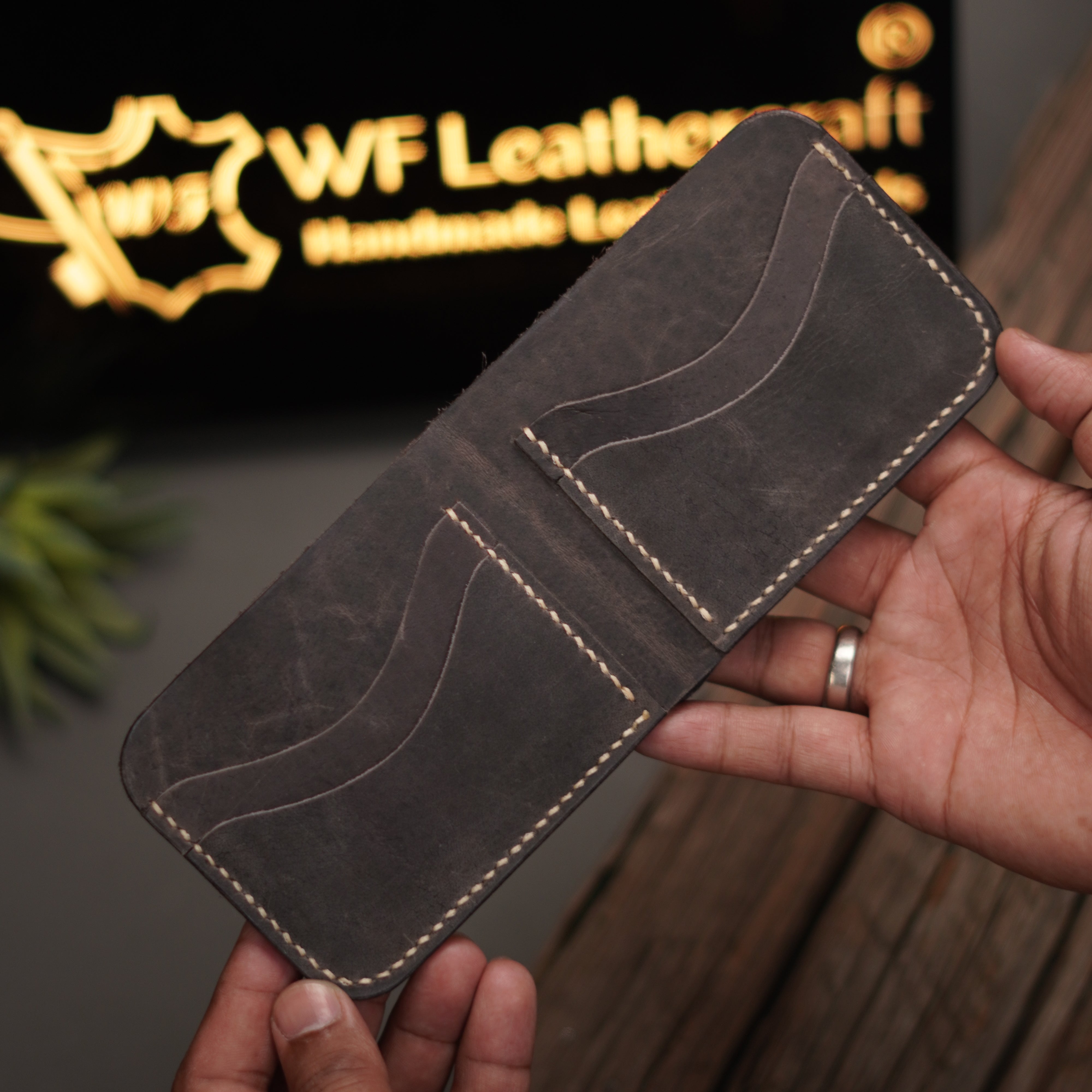 No.80 Bifold Leather Wallet grayish black
