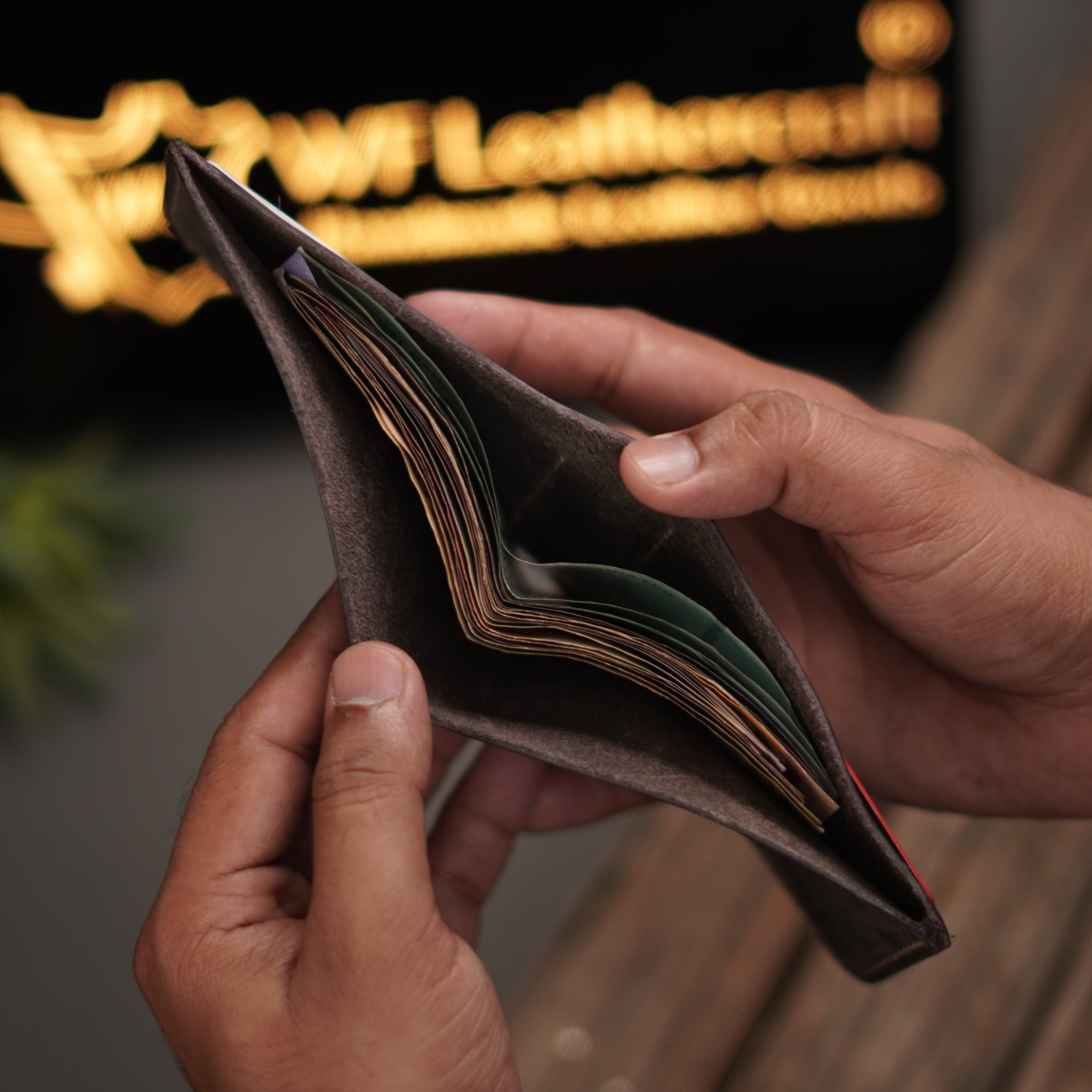 No.80 Bifold Leather Wallet grayish black