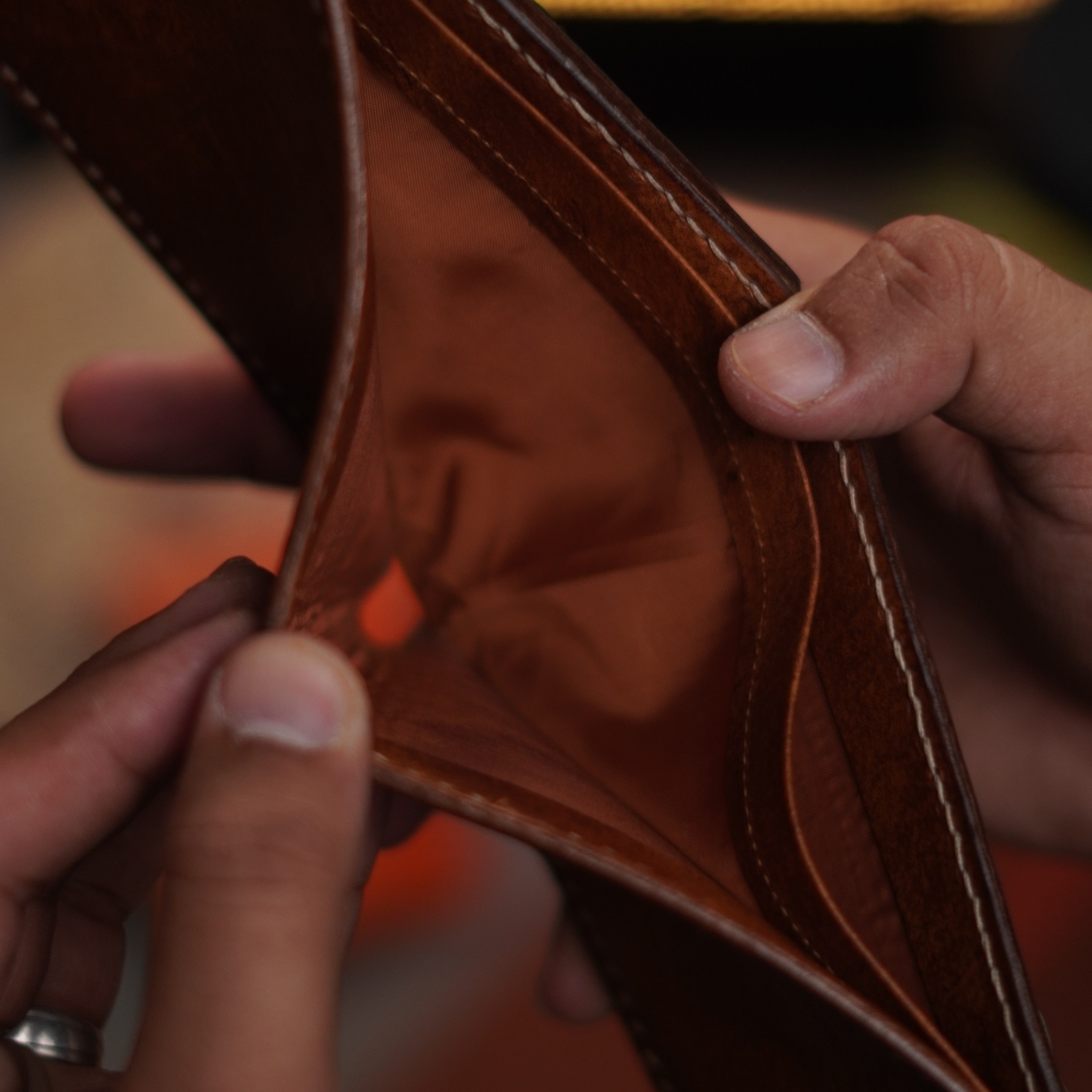 🧳 Article ___ – Handcrafted Compact Bifold Wallet