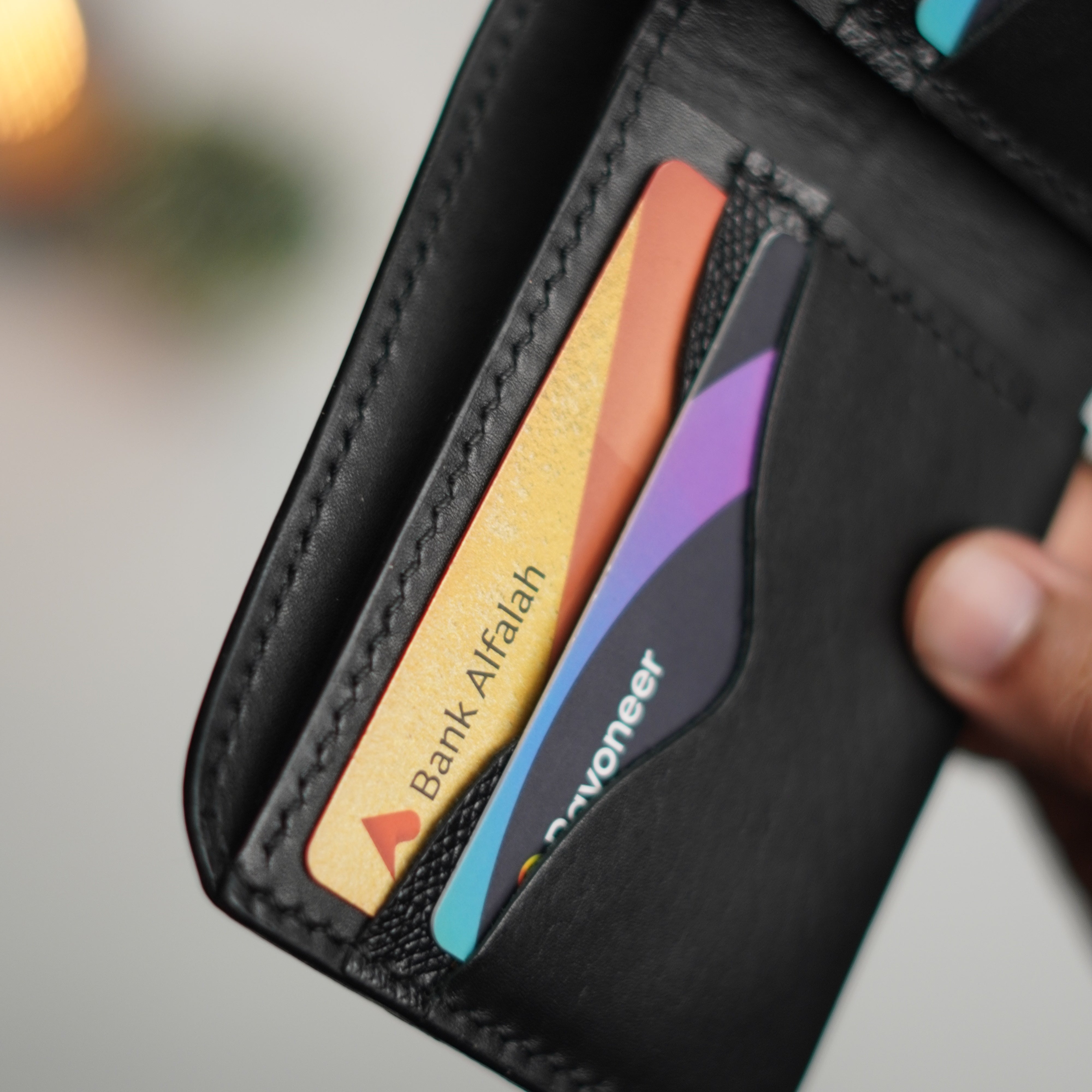 No. 81 classic full stitched bifold wallet Black with snap button