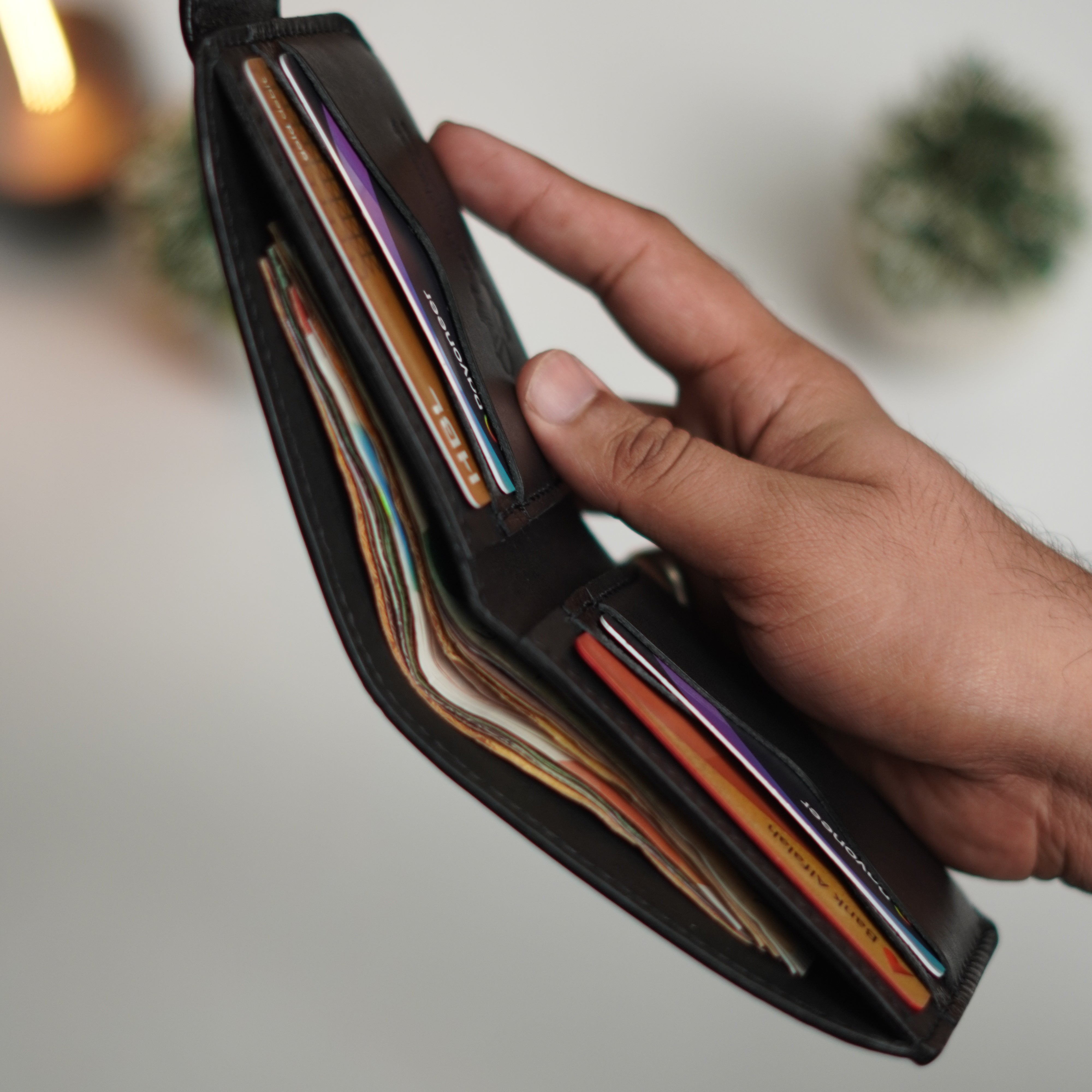 No. 81 classic full stitched bifold wallet Black with snap button