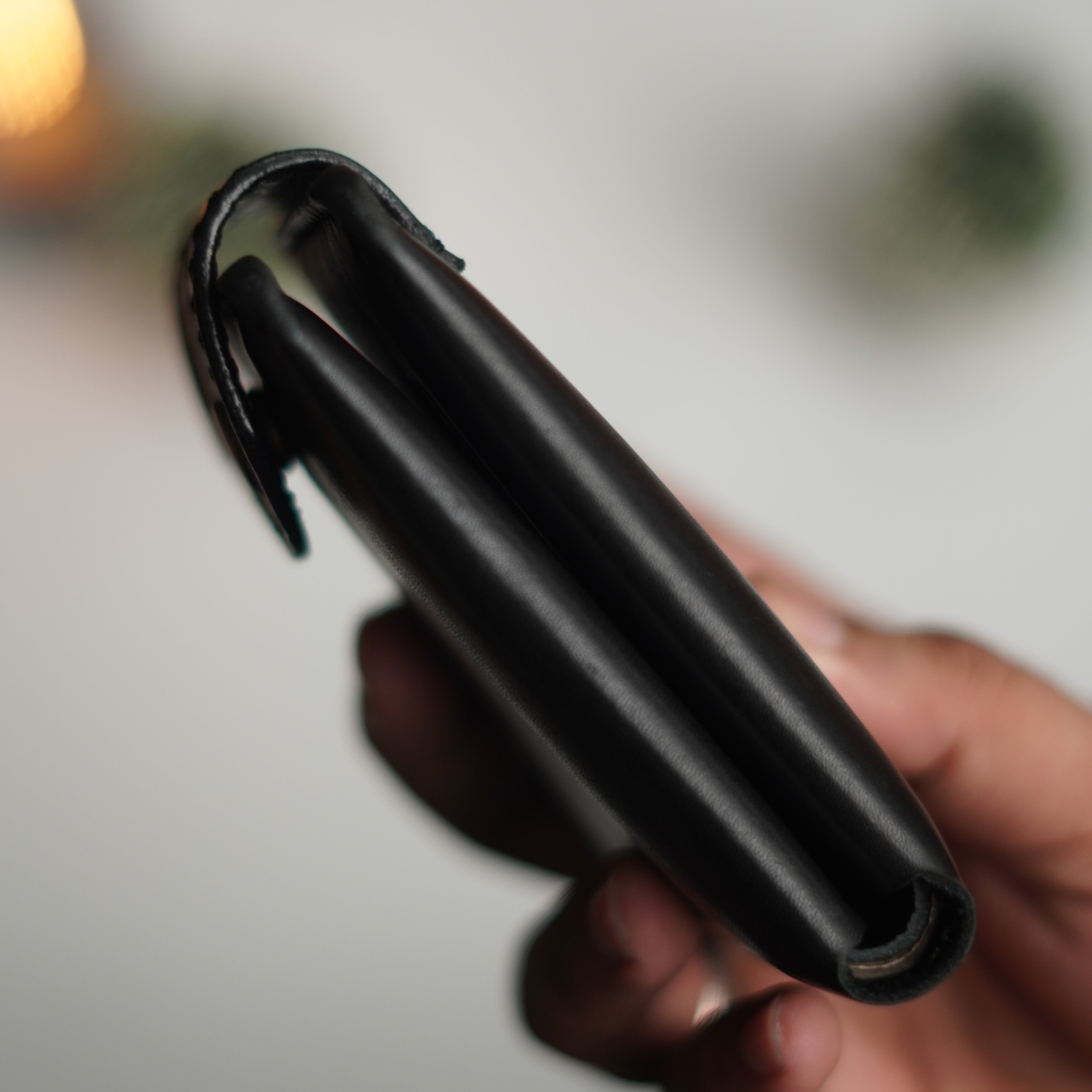 No. 81 classic full stitched bifold wallet Black with snap button