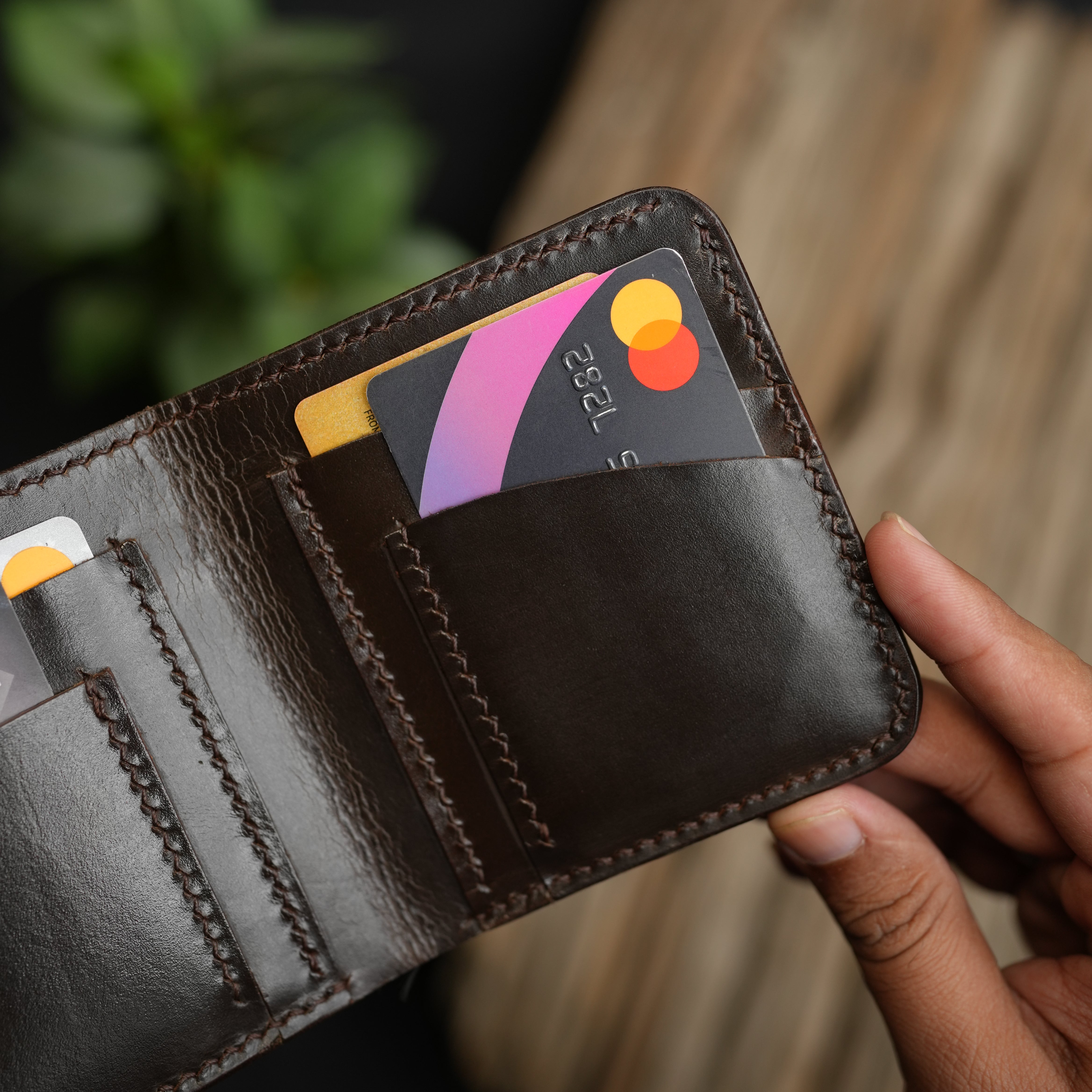No.86 Vertical Bifold Leather Wallet in Chocolate Brown