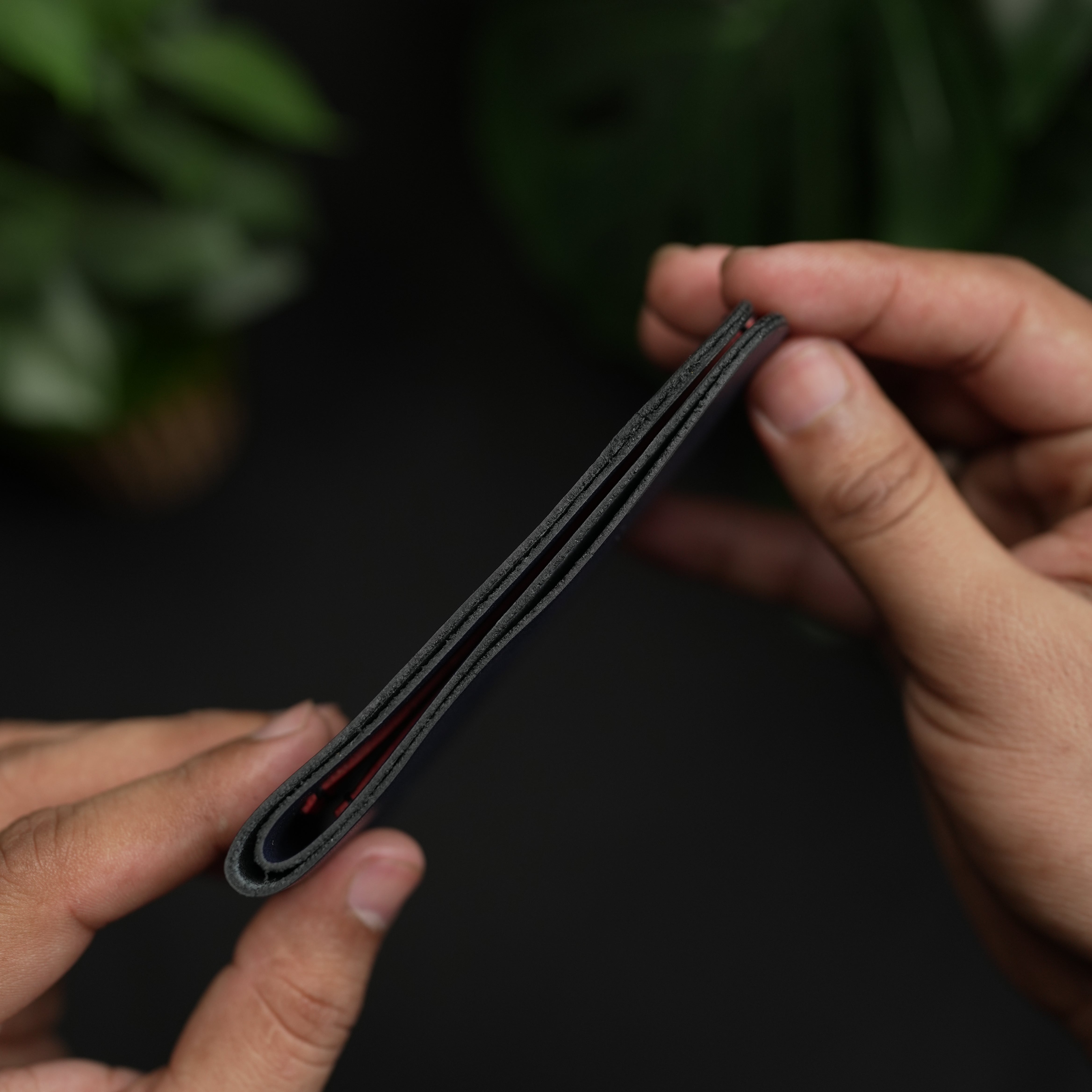 No.80 Bifold Leather Wallet (Navy Elegance & Red)