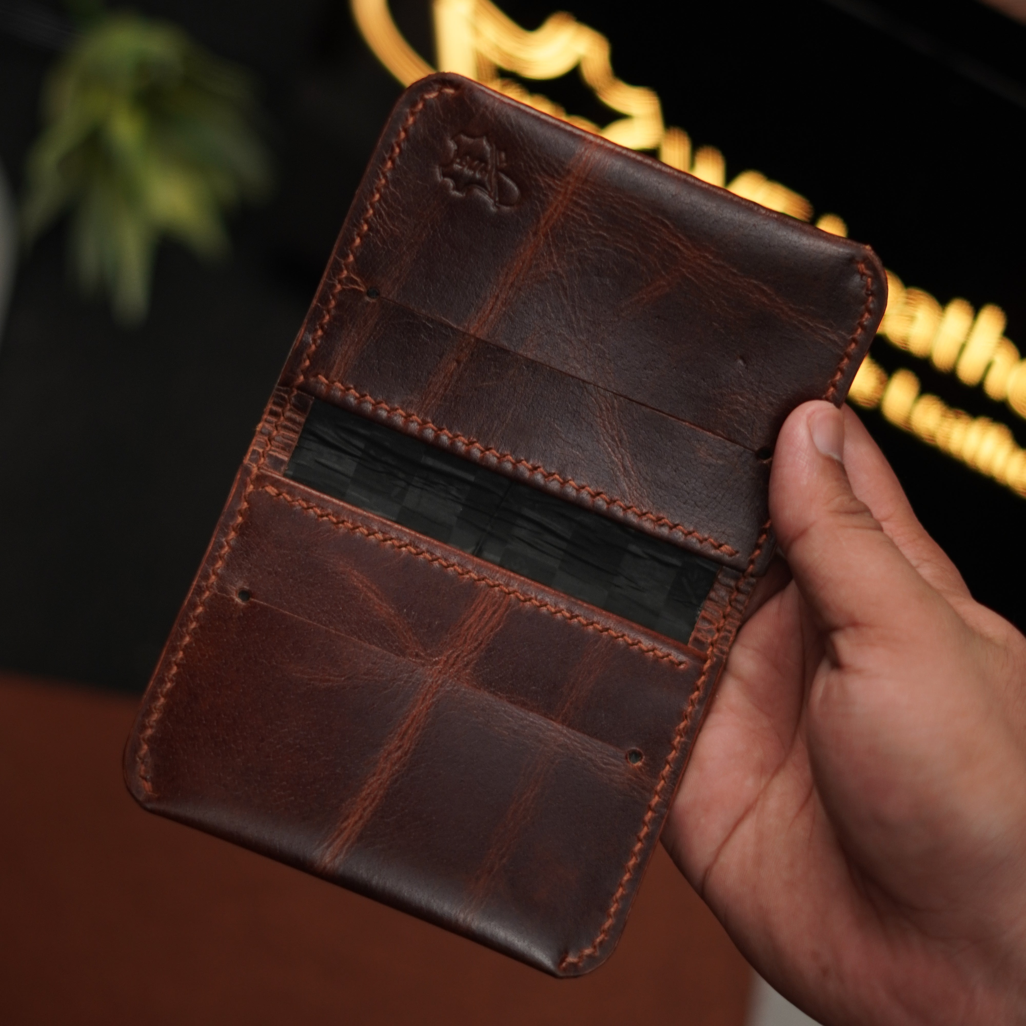 No. 85 Slim Ever Card Wallet Brown pullup