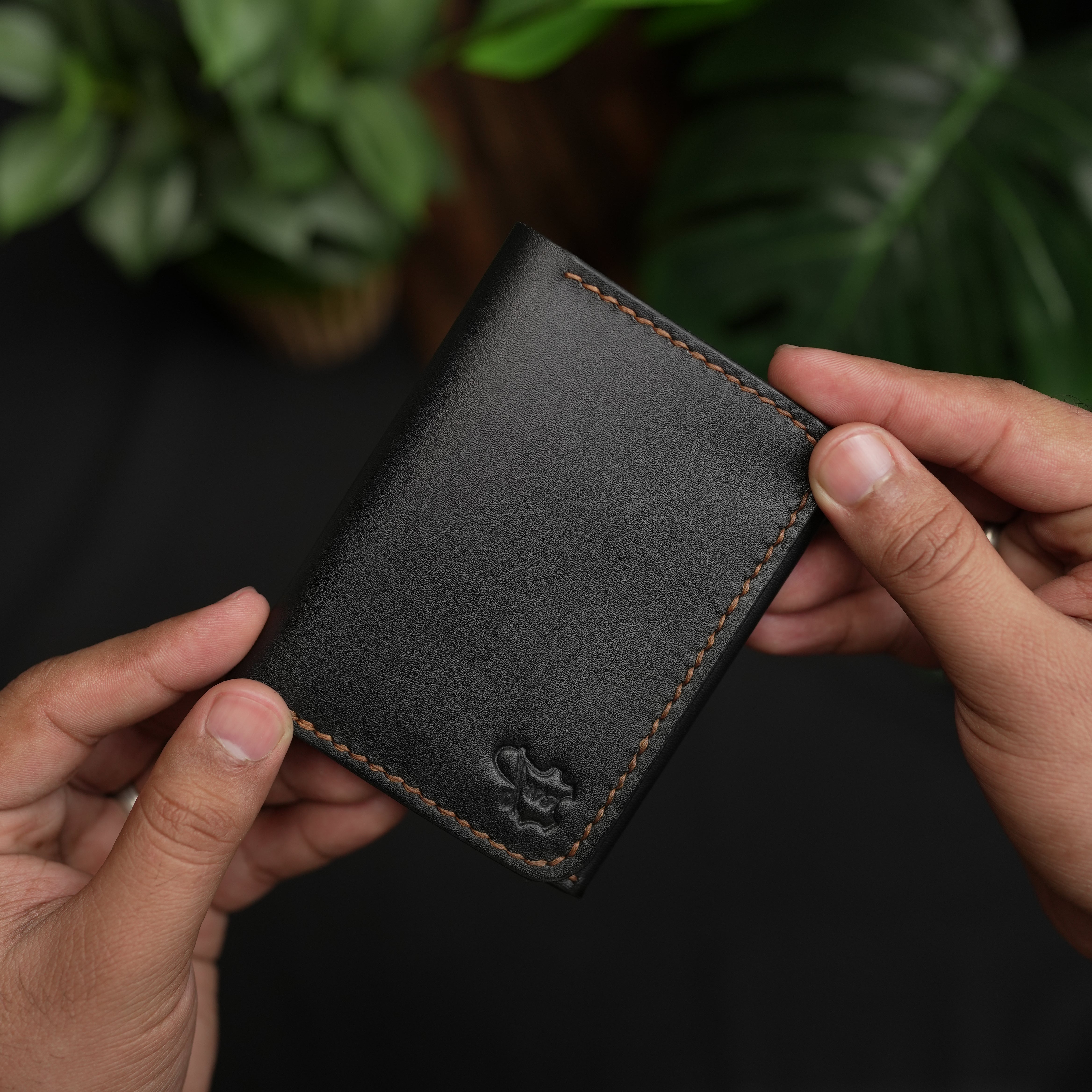 No.69 | Vertical  Bifold Leather Wallet