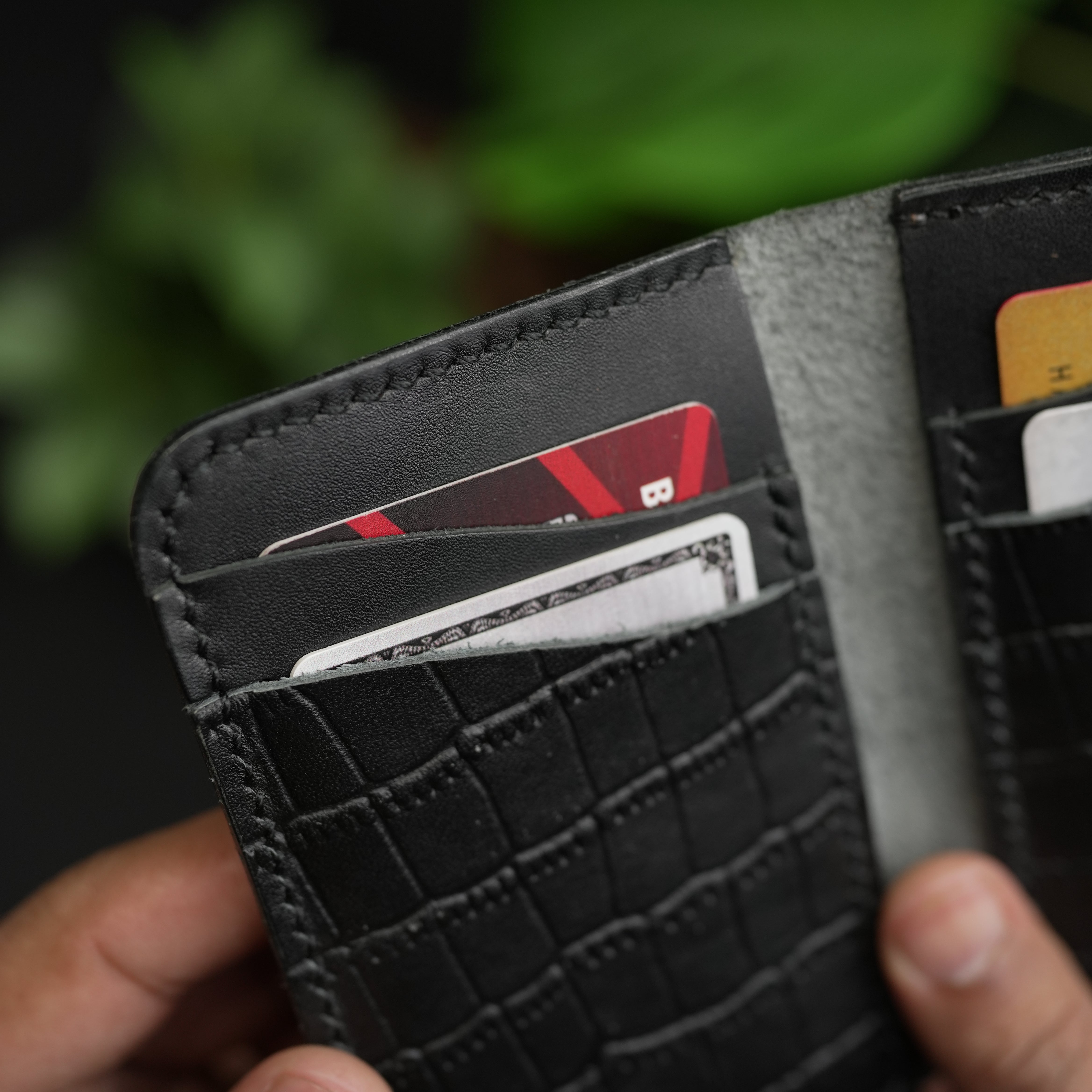 No. 79 Vertical Wallet Black crocodile