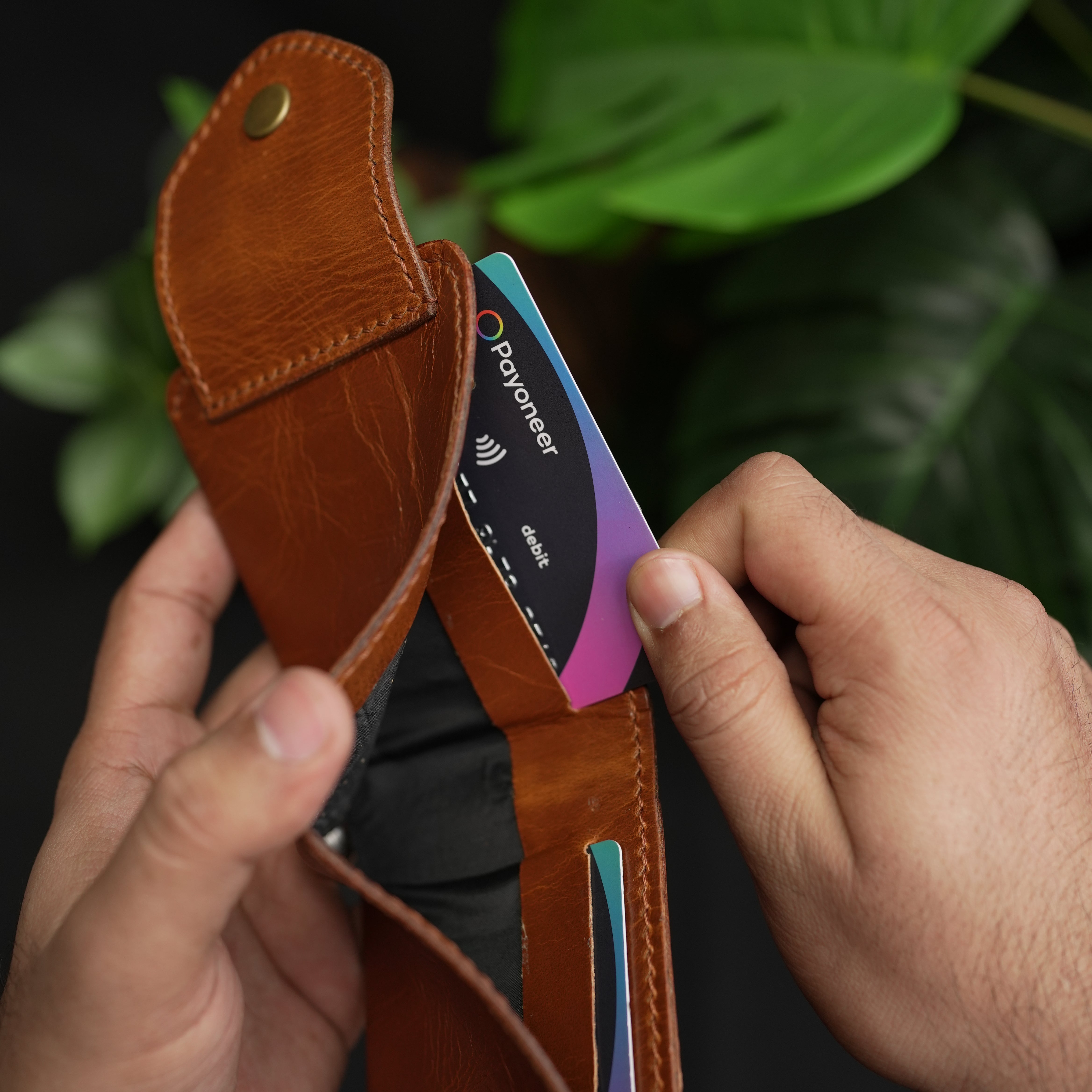 No. 81 Classic Leather Wallet With button