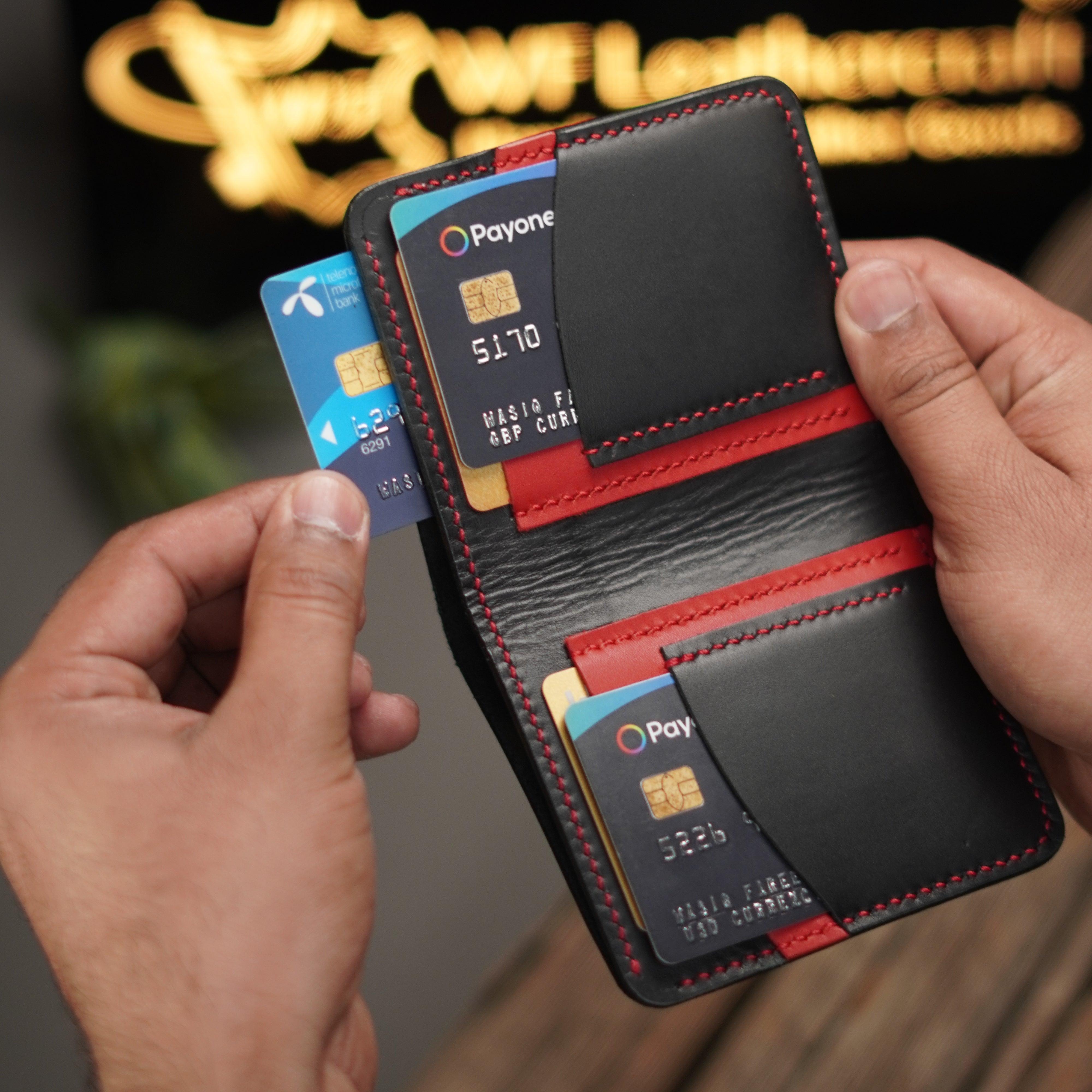 No. 86 vertical bifold wallet Black & Red