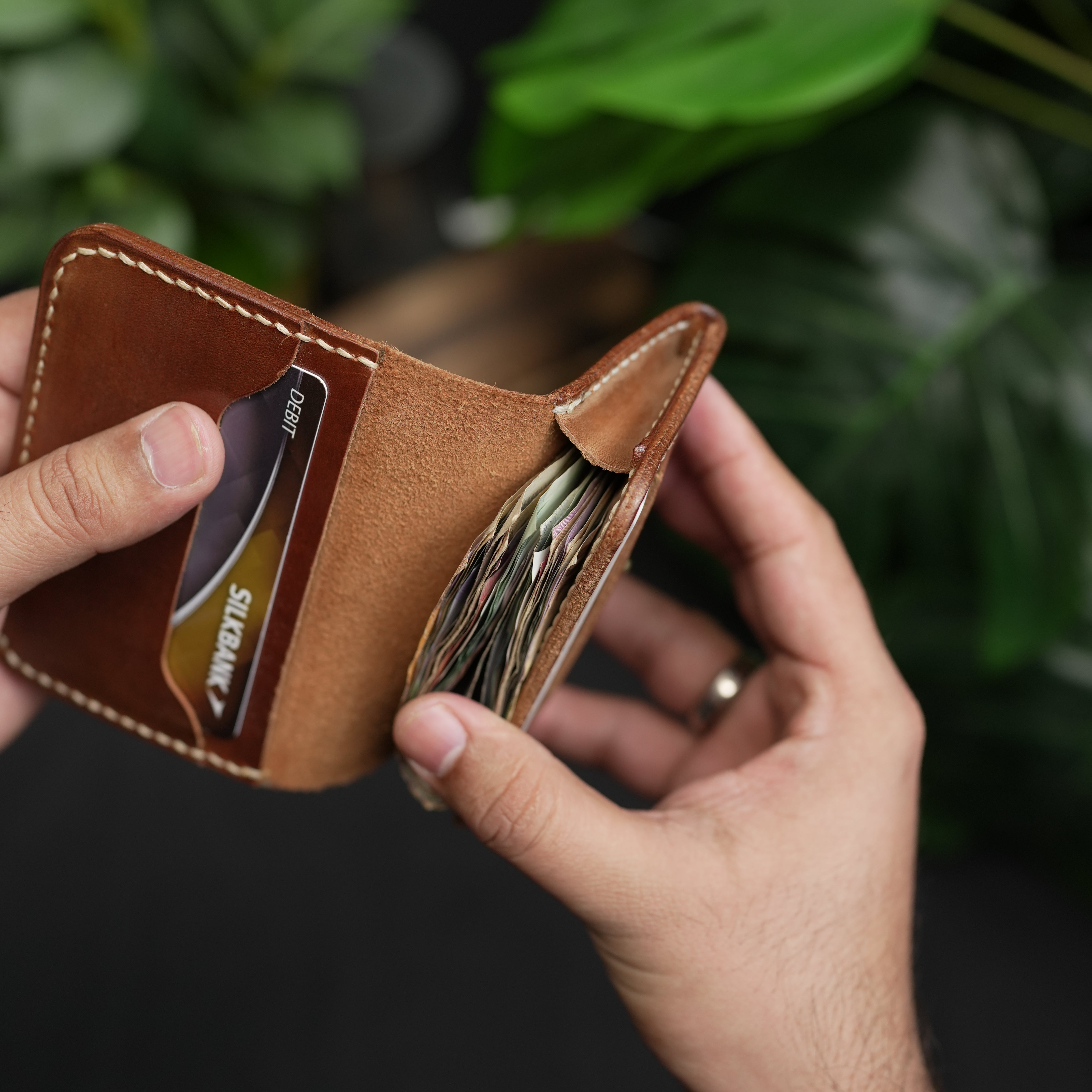 No. 107 – Ultra Compact Minimalist Wallet