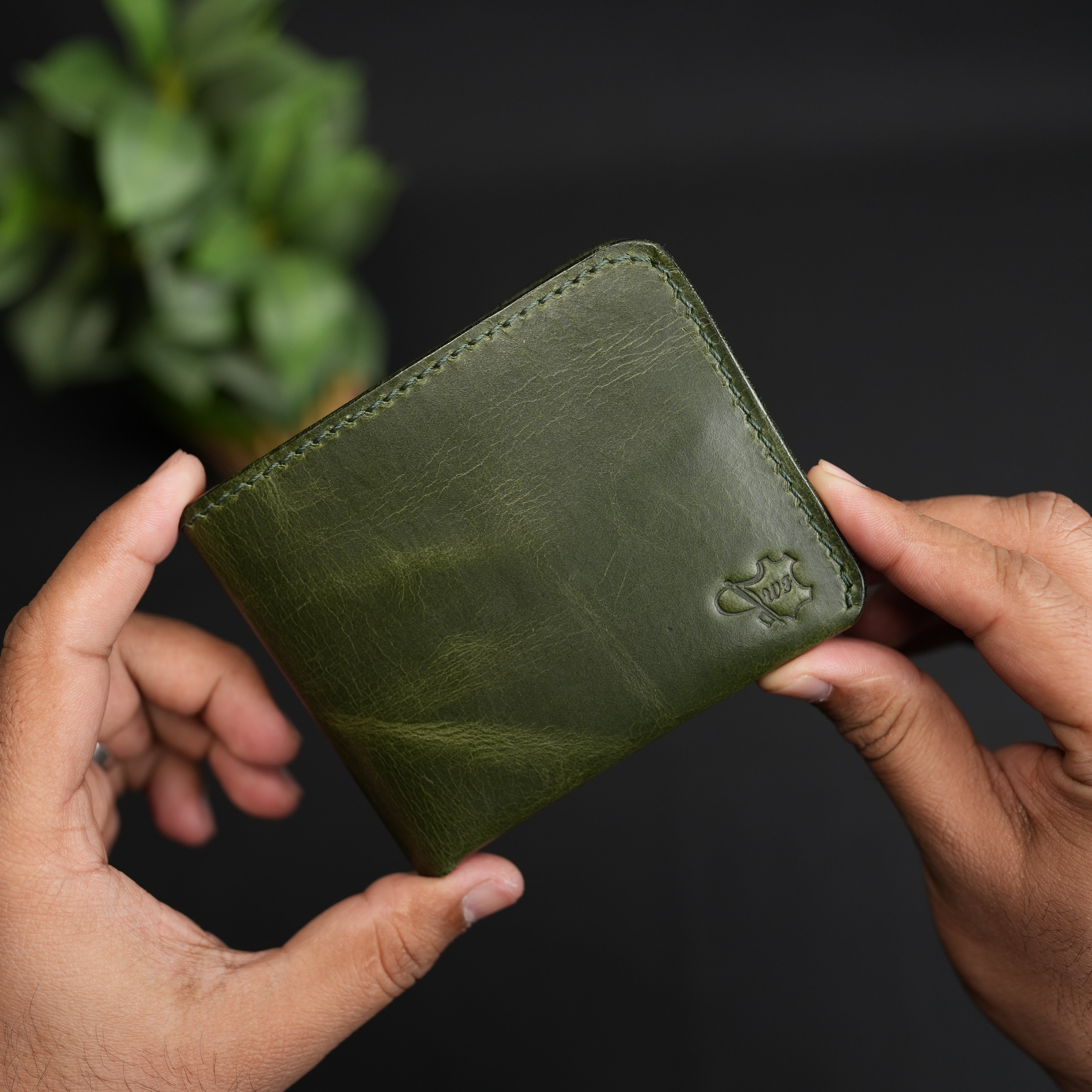 No. 81 Classic Full Stitched Bifold Leather Wallet Olive Green