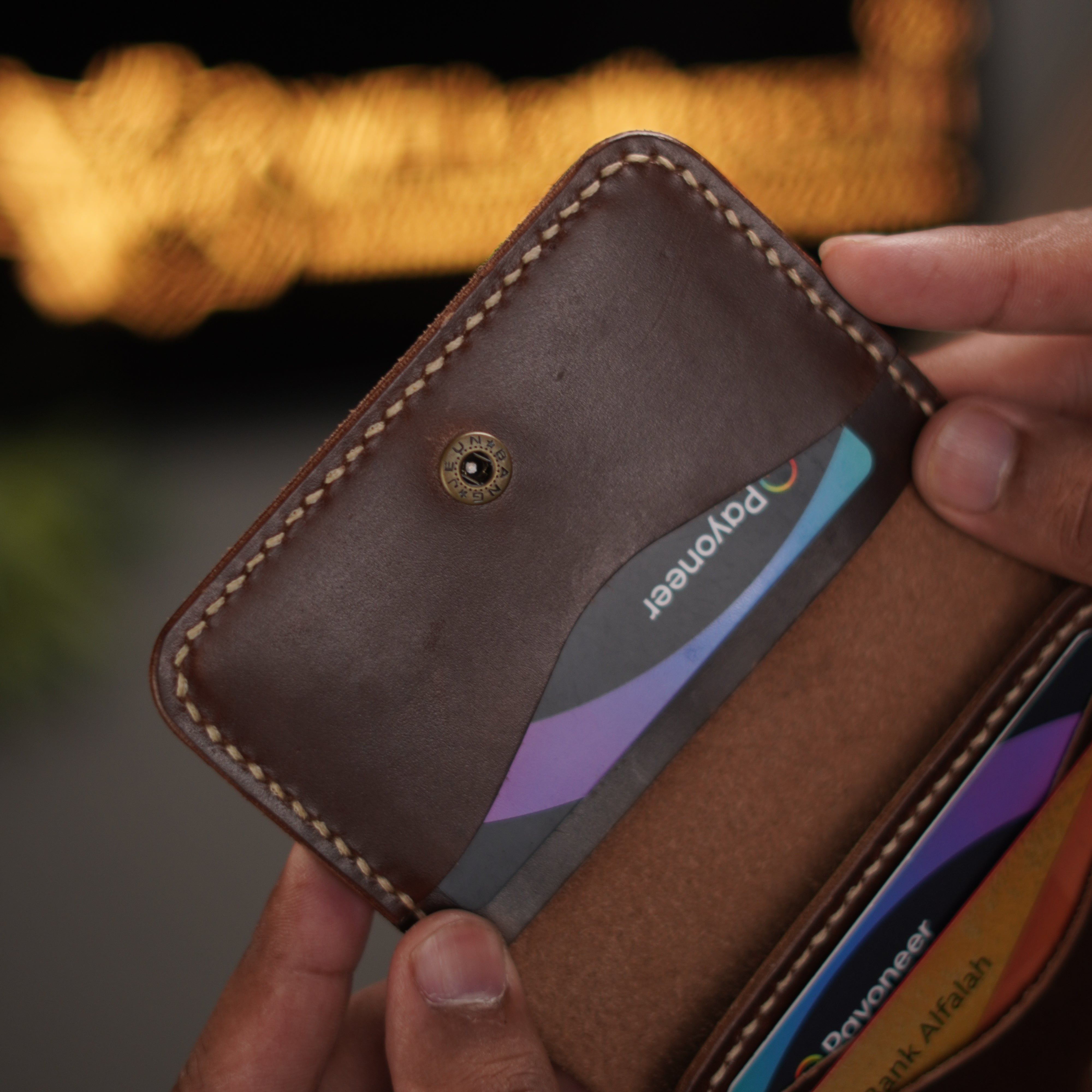 No. 69 V2 virticle bifold wallet brown pullup