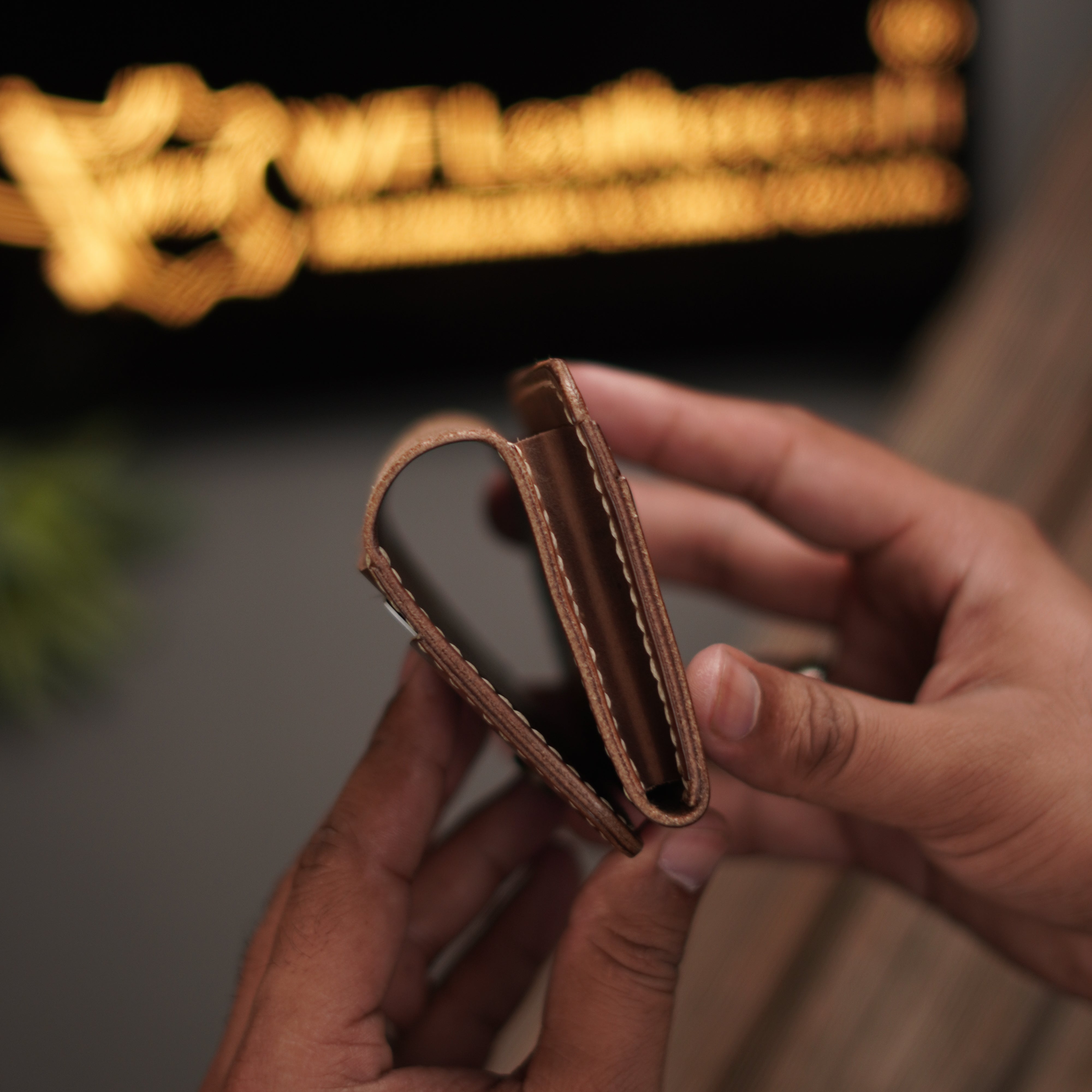 No. 69 V2 virticle bifold wallet brown pullup