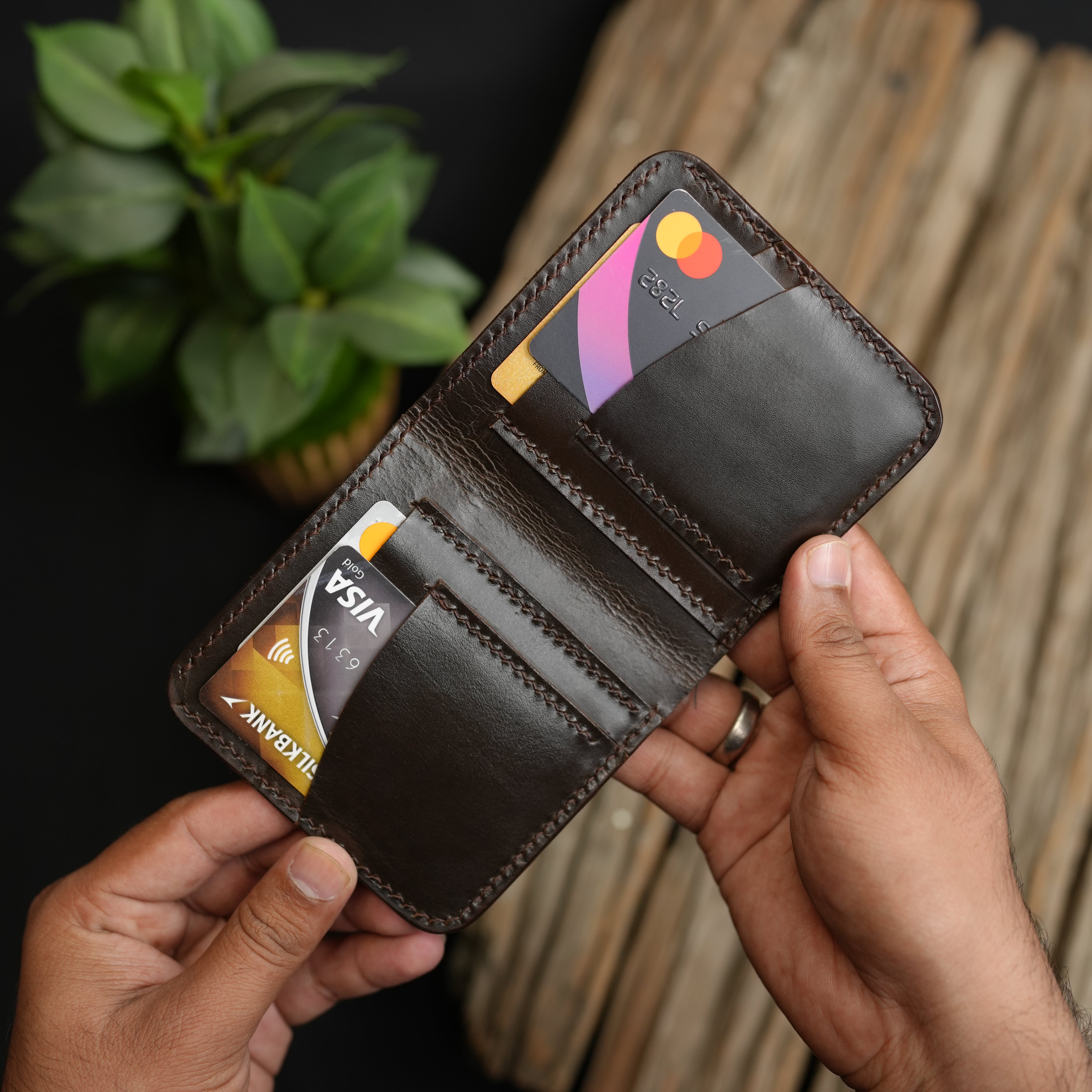 No.86 Vertical Bifold Leather Wallet in Chocolate Brown