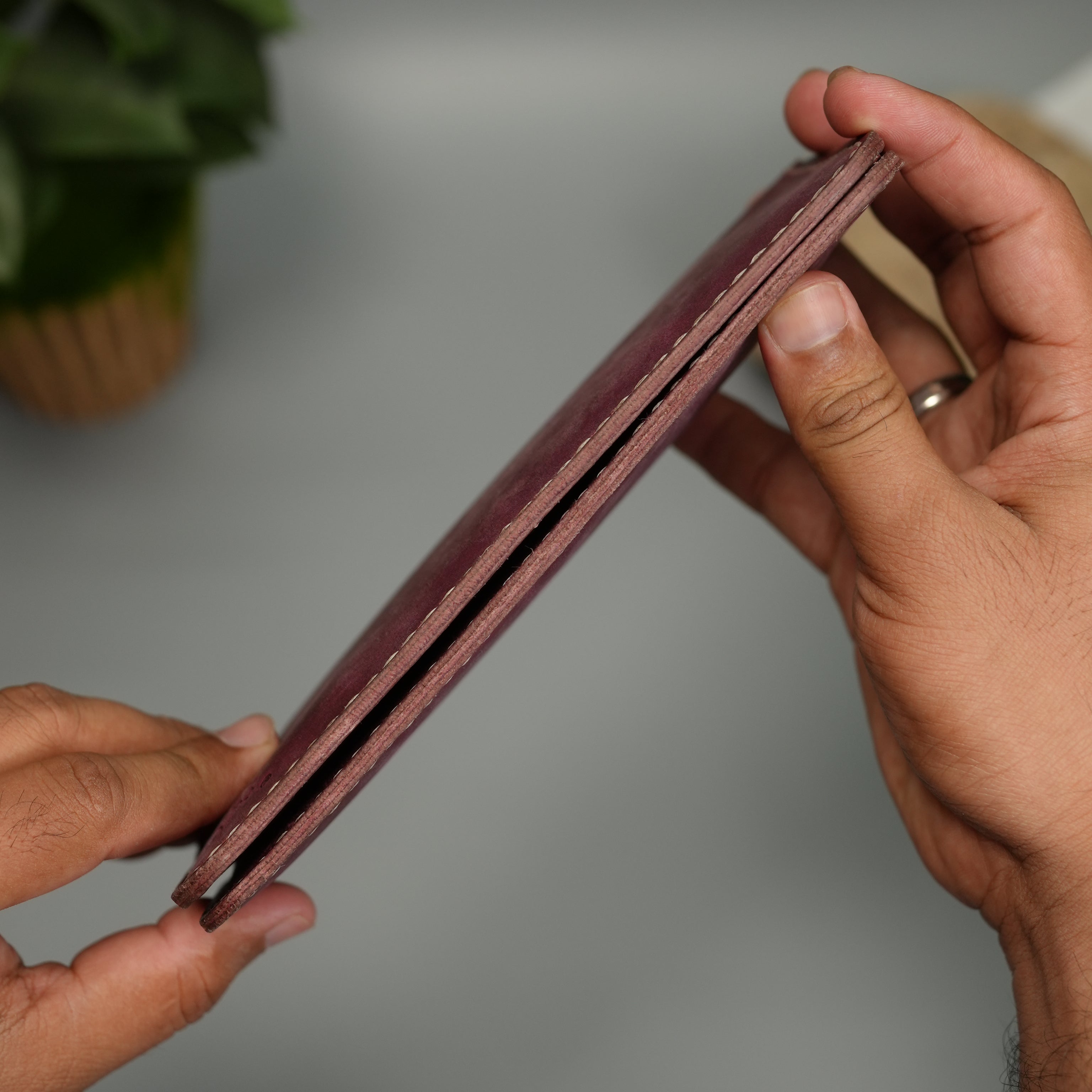 No. 94 Bifold Long leather wallet Bordo Color